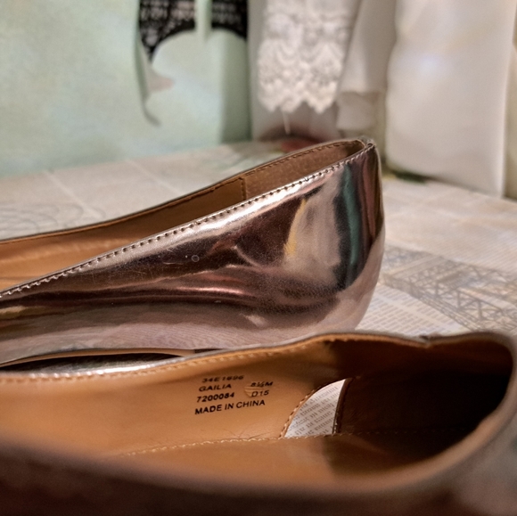 CALVIN KLEIN Metallic Gailia Criss Cross Cut Out Pointed Toe Flats 8.5 - Picture 2 of 5